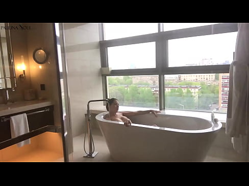 ❤️ Bebé tremendo A masturbar-se apaixonadamente na sua rata na casa de banho ❤️❌ Porno real vídeo em nós ️❤